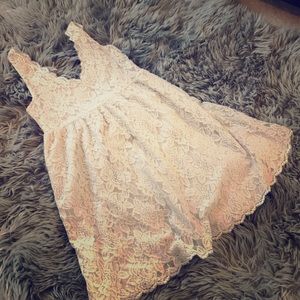 Gorgeous Jennifer Lopez Gray Lace Dress